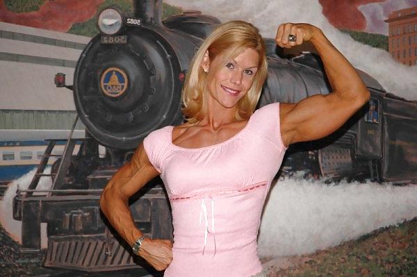 22P Female bodybuilder - Tracy Beckham