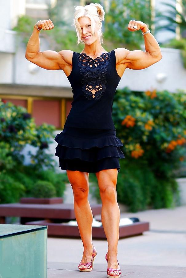 22P Female bodybuilder - Tracy Beckham