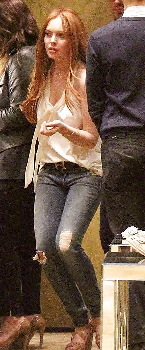 4P Lindsay Lohan ... Shopping With New Red Hair
