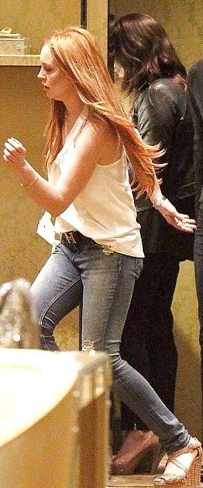 4P Lindsay Lohan ... Shopping With New Red Hair