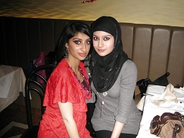 25P Arab...Hijab
