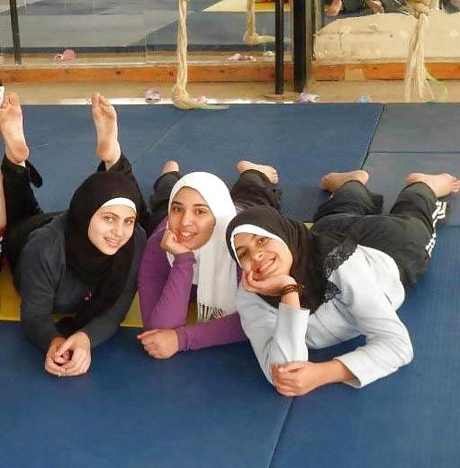 25P Arab...Hijab