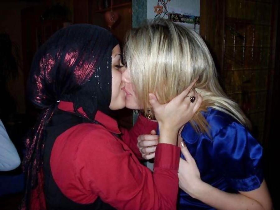 25P Arab...Hijab