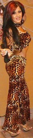 25P Persian and Arabic women with long toenails