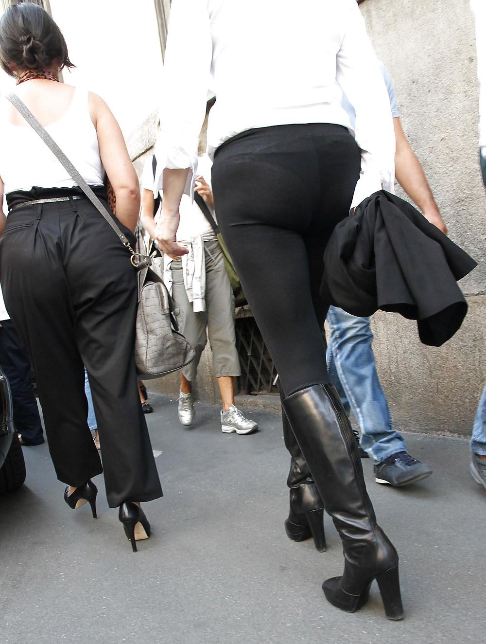 10P Yorkville, Downtown Toronto Canada - Leggings