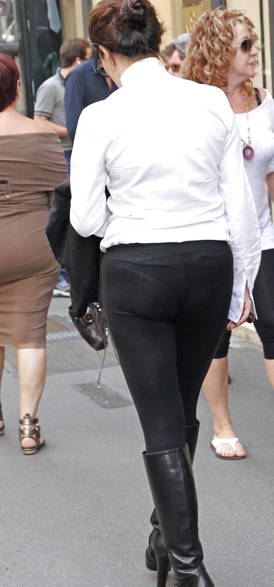 10P Yorkville, Downtown Toronto Canada - Leggings