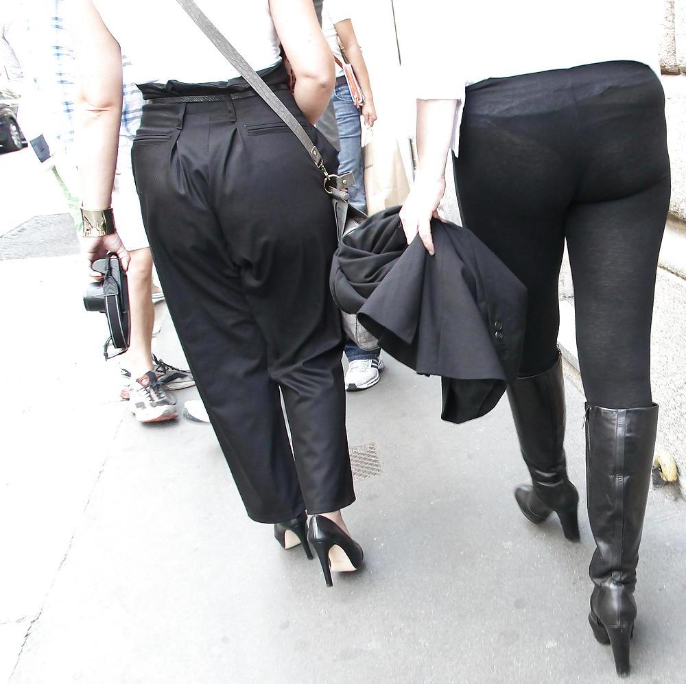 10P Yorkville, Downtown Toronto Canada - Leggings