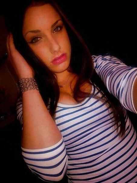 25P Hot dutch brunettes 