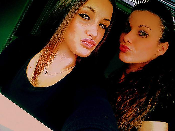 25P Hot dutch brunettes 