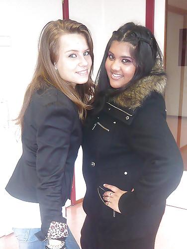 25P Hot dutch brunettes 