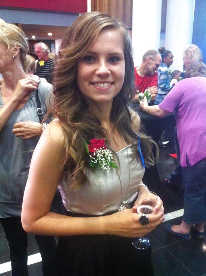 25P Hot dutch brunettes 