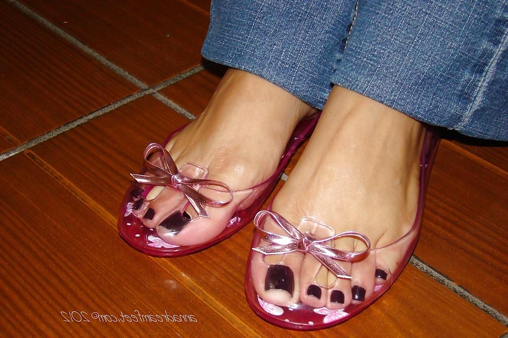 25P Anna's Feet