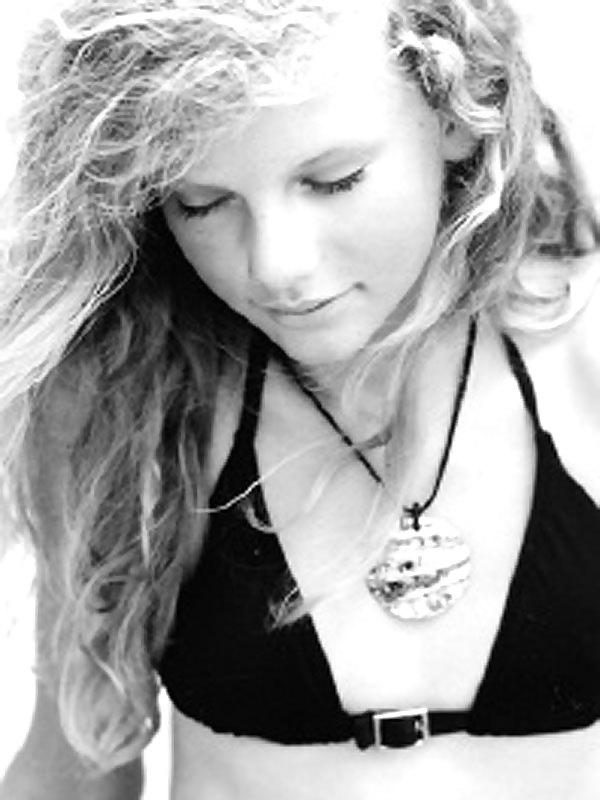 25P The Hot Taylor Swift