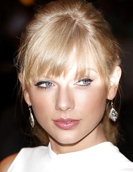 25P The Hot Taylor Swift