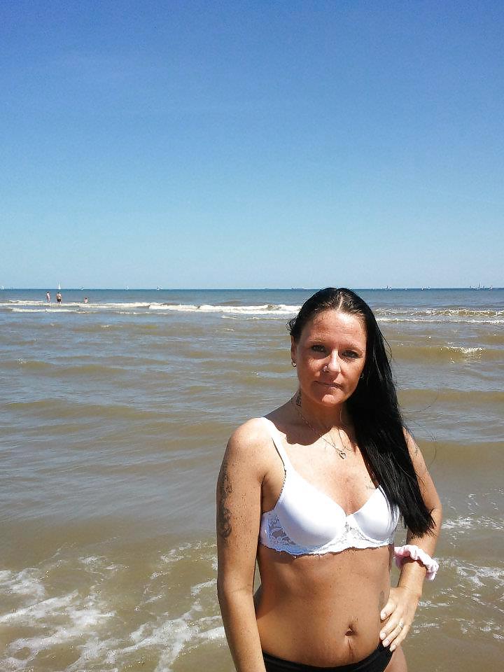 7P Sexy dutch mom and not her mom