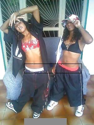 25P Girls from the favelas of Rio de Janeiro.(Personal Archive)1