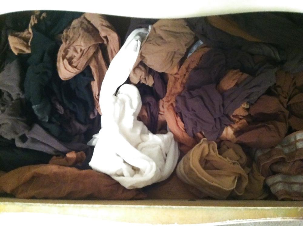 7P Friends moms pantyhose drawer