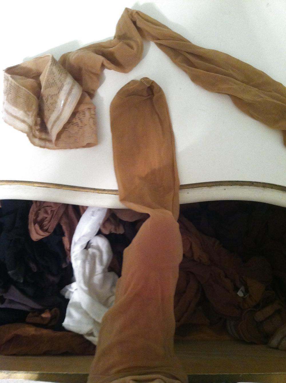 7P Friends moms pantyhose drawer