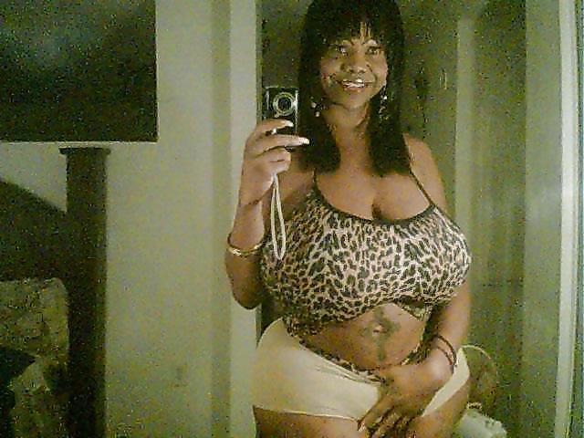 16P HIPPY BLACK T-GIRLS