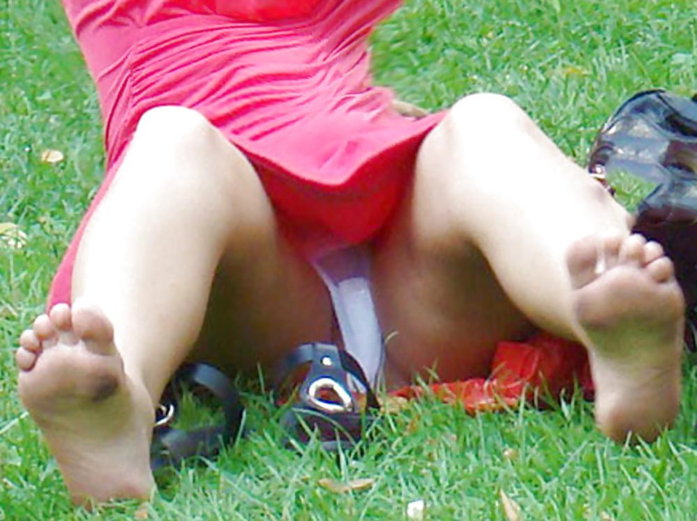 17P In The Streets 095 - Three Sexy Park Upskirts 