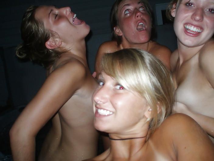 25P Besoffene party girls