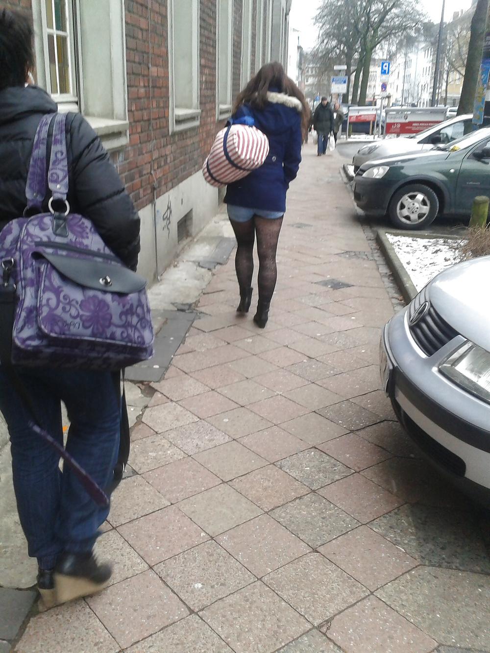25P Pantyhose Street
