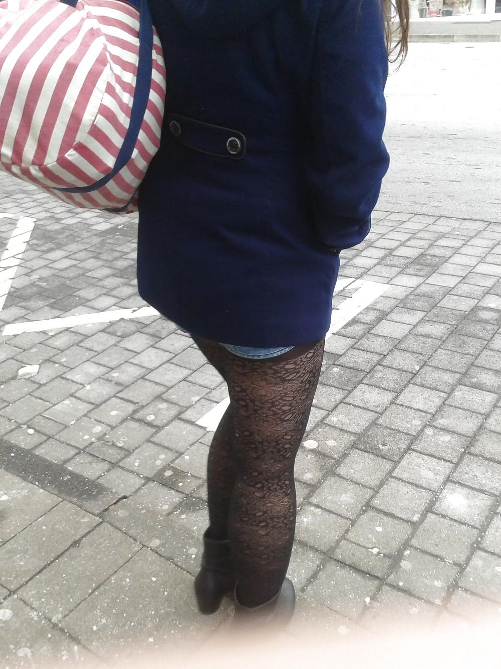 25P Pantyhose Street