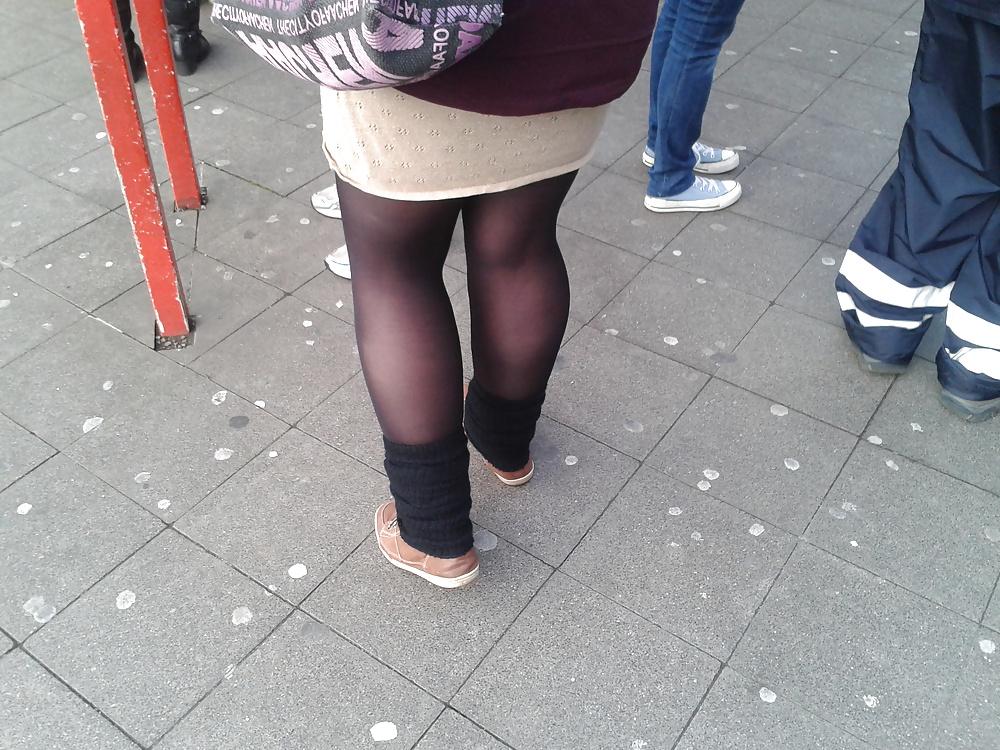 25P Pantyhose Street