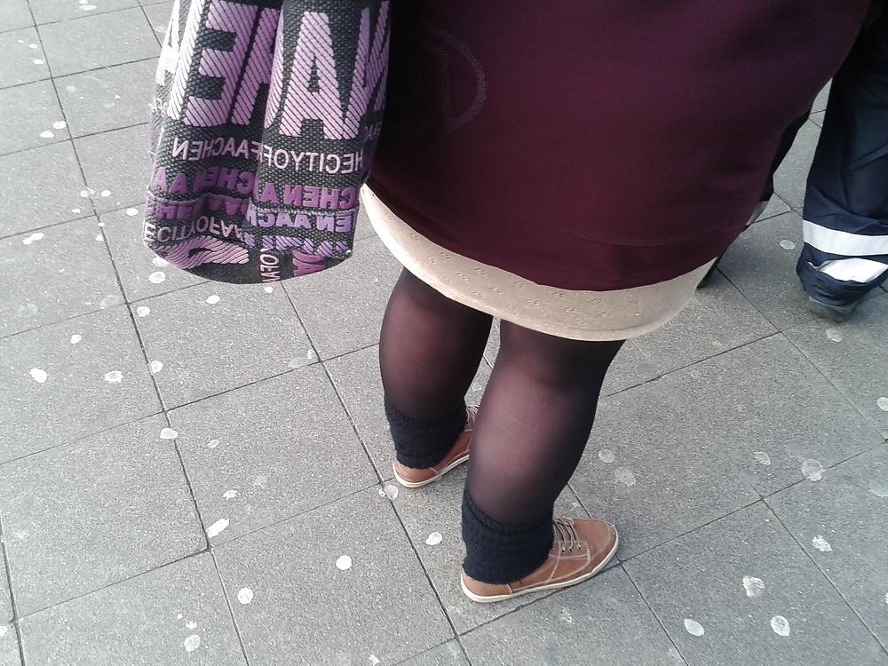 25P Pantyhose Street