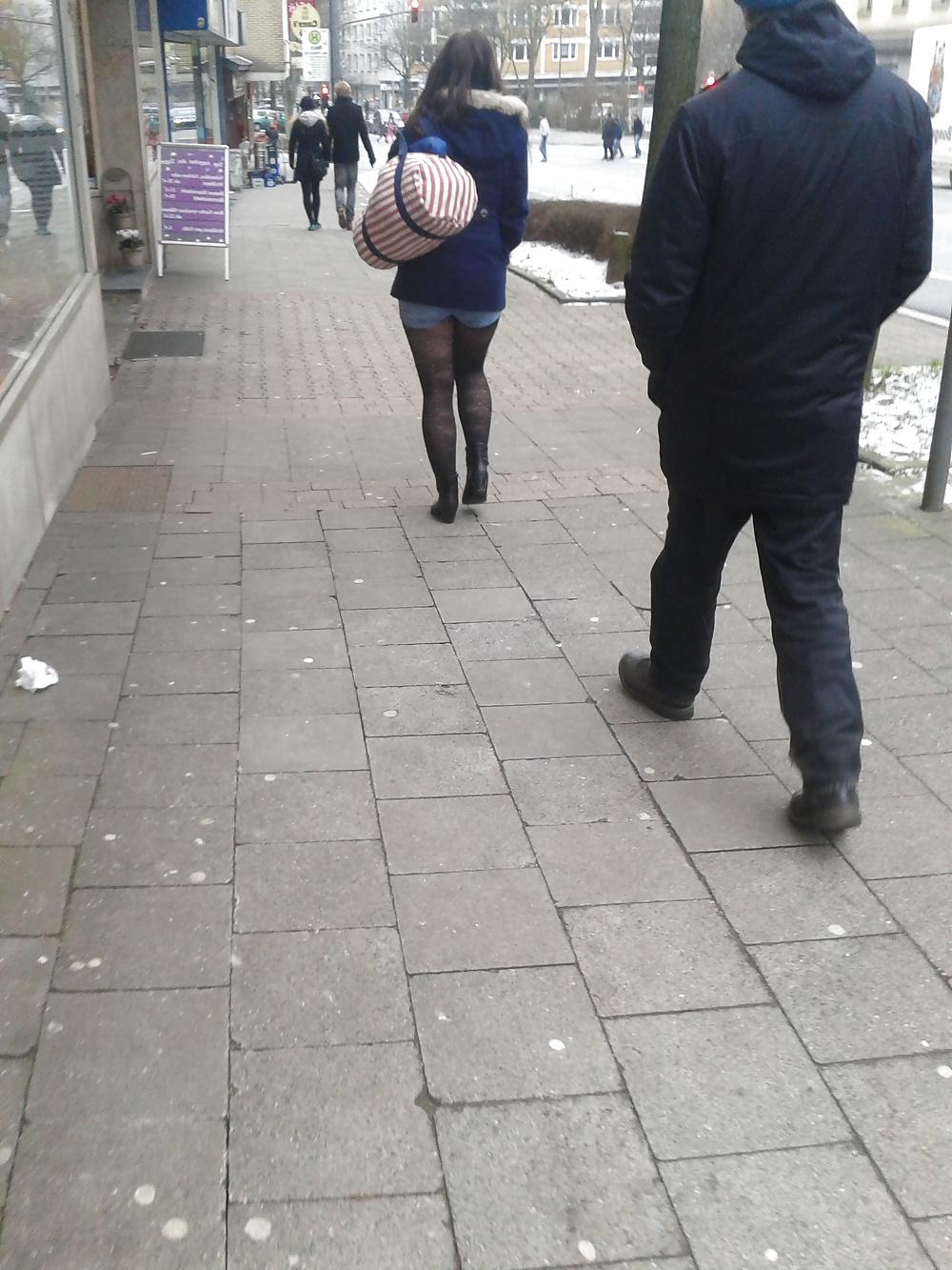 25P Pantyhose Street