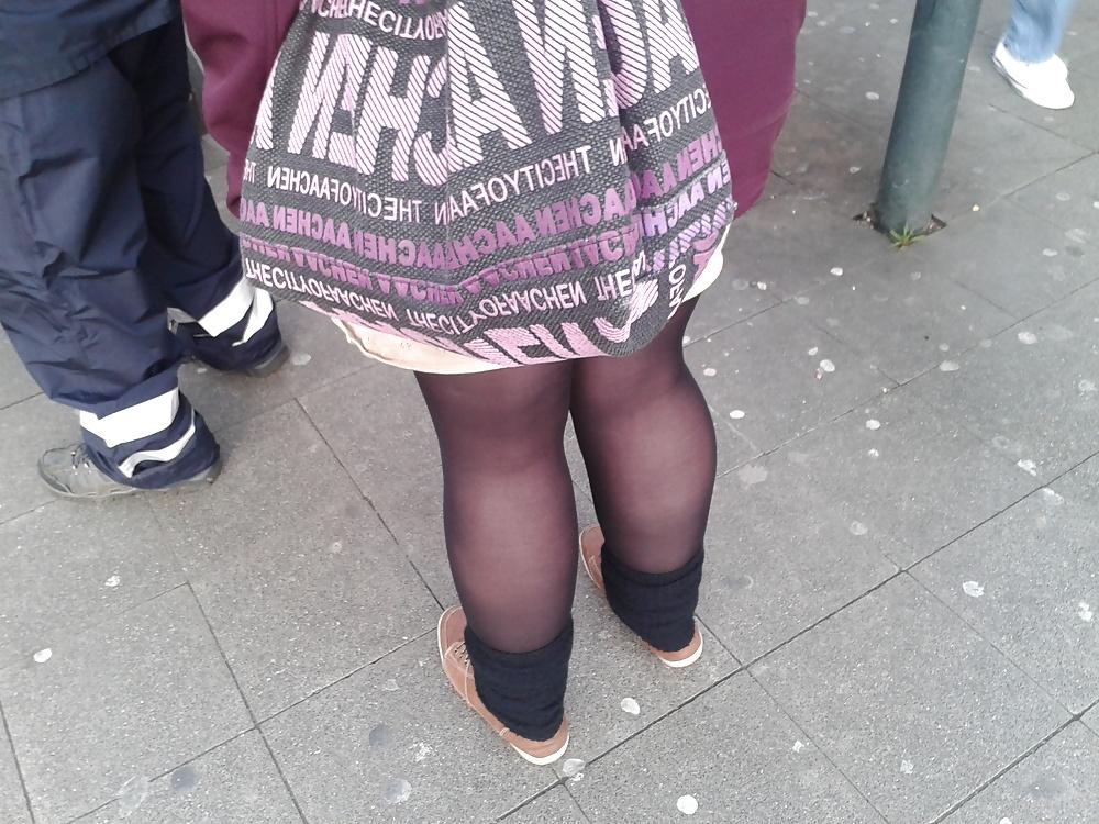 25P Pantyhose Street