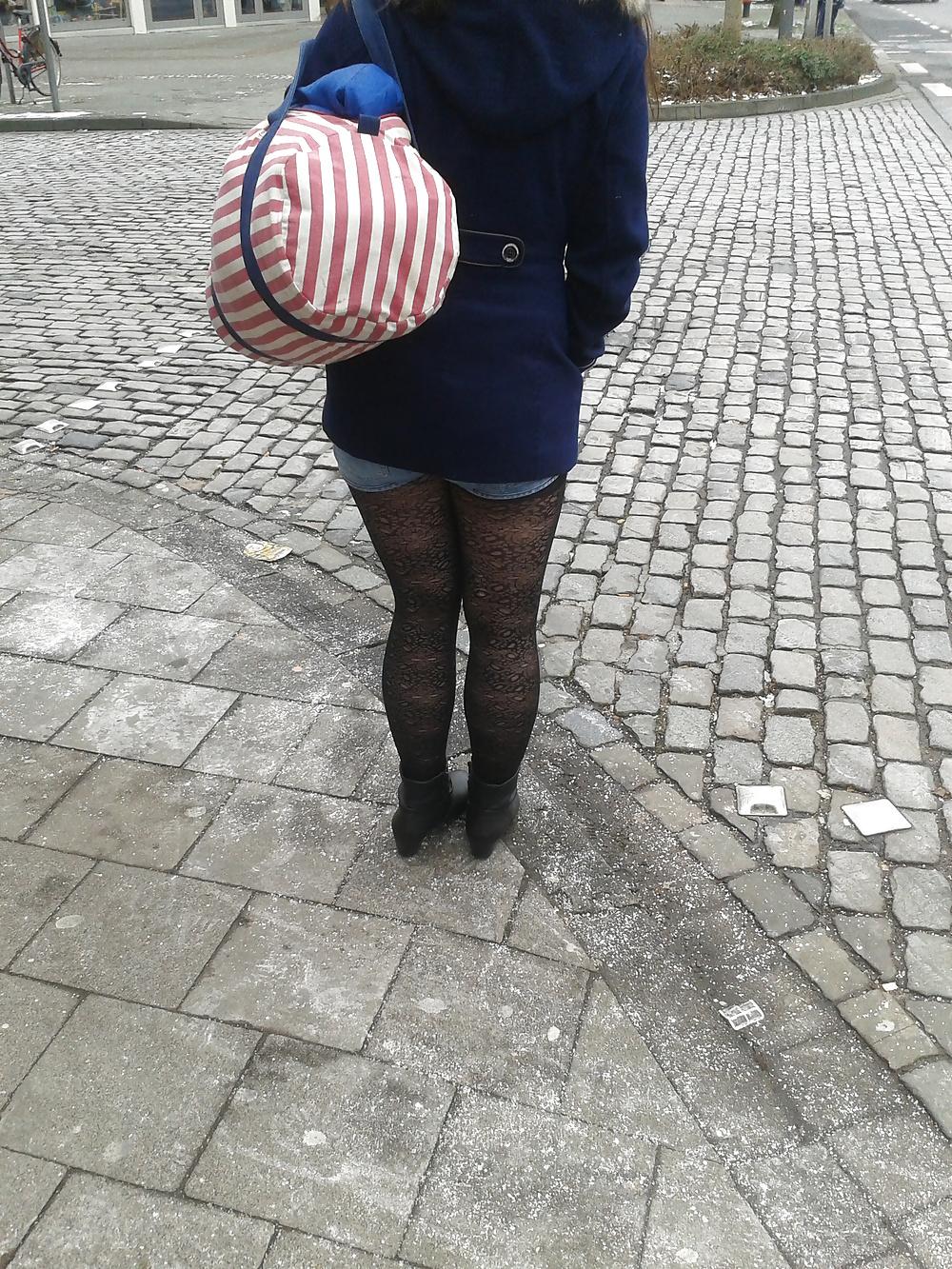 25P Pantyhose Street