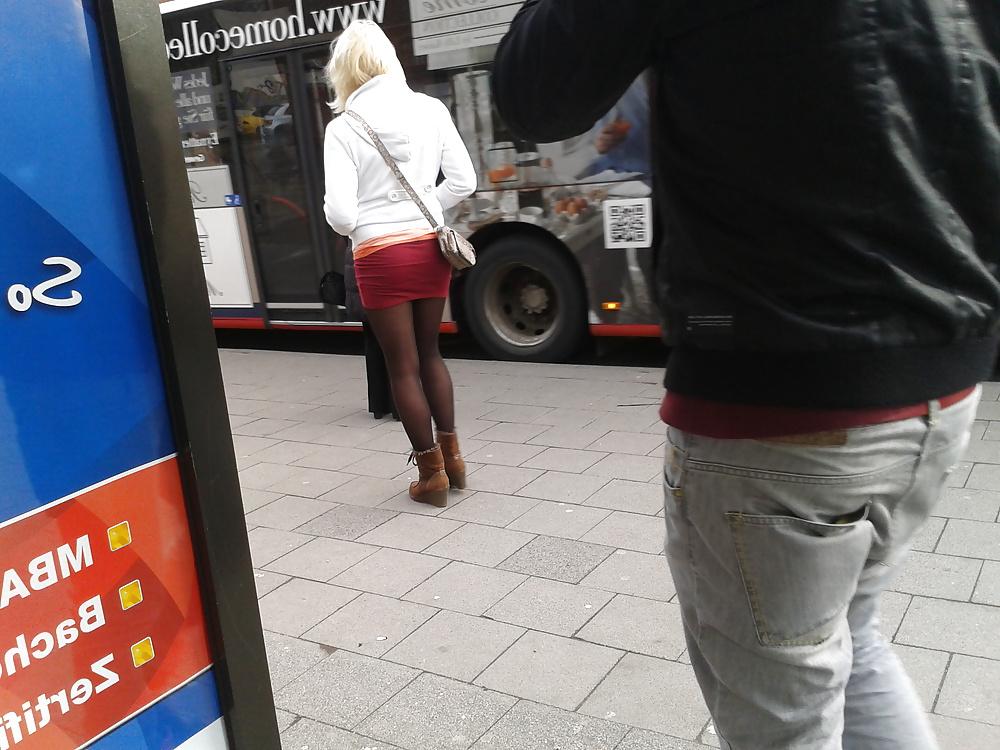 25P Pantyhose Street