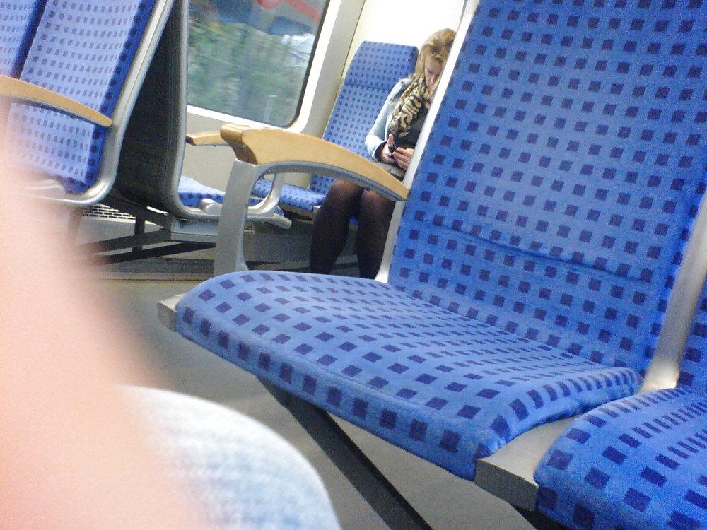 25P Pantyhose Street