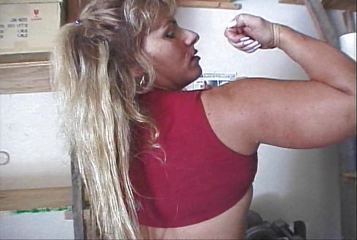 4P Mature Female Bodybuilder