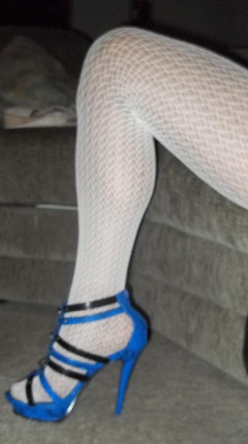 12P Pantyhose and heels