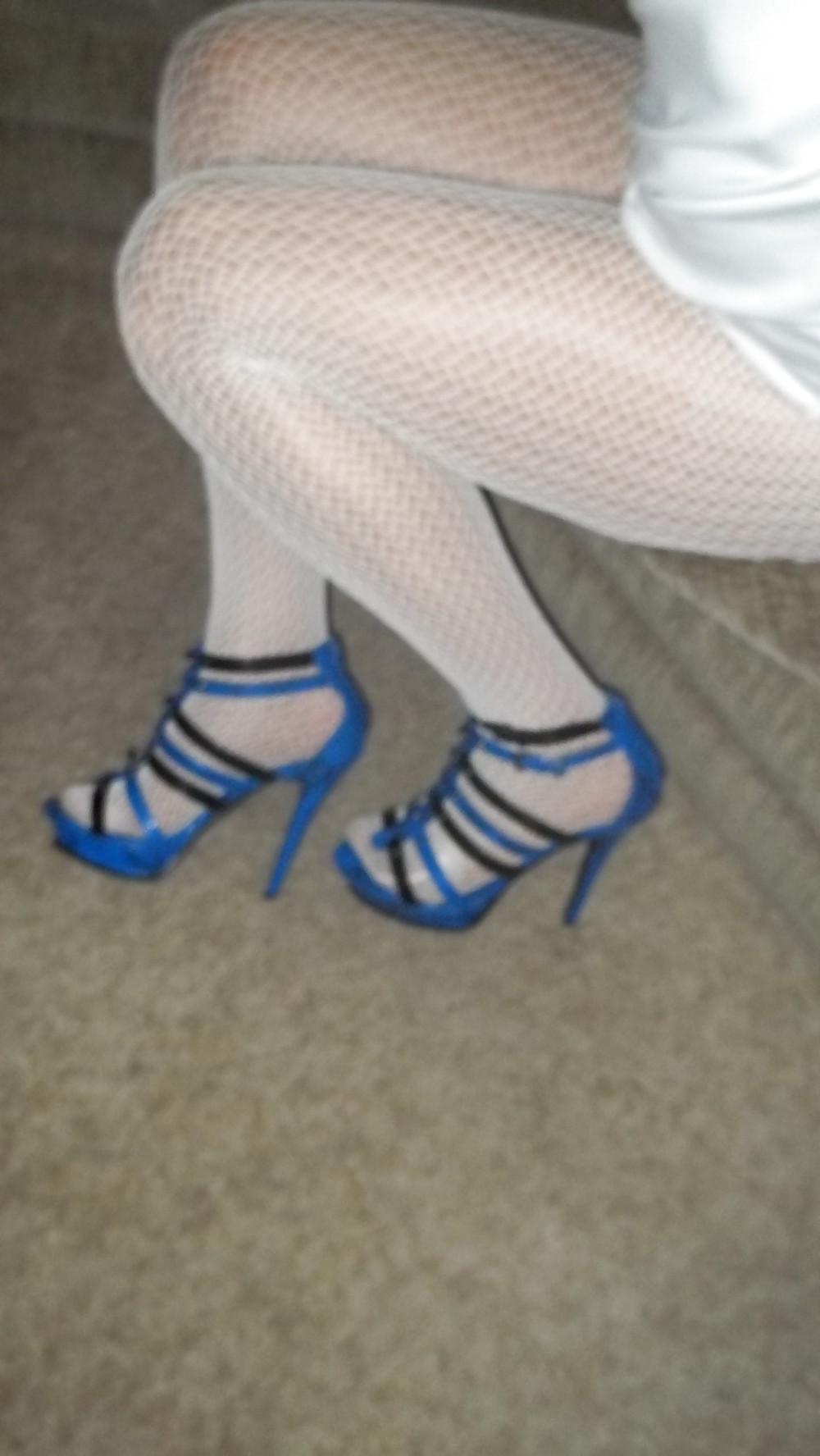 12P Pantyhose and heels