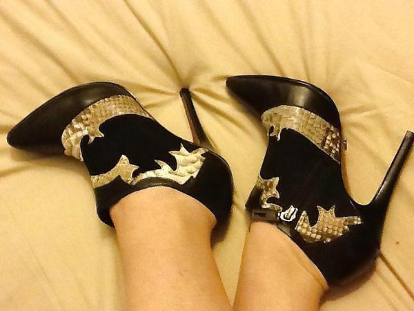 14P Ballbusting High Heels 2