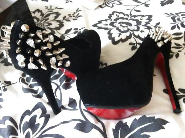 14P Ballbusting High Heels 2