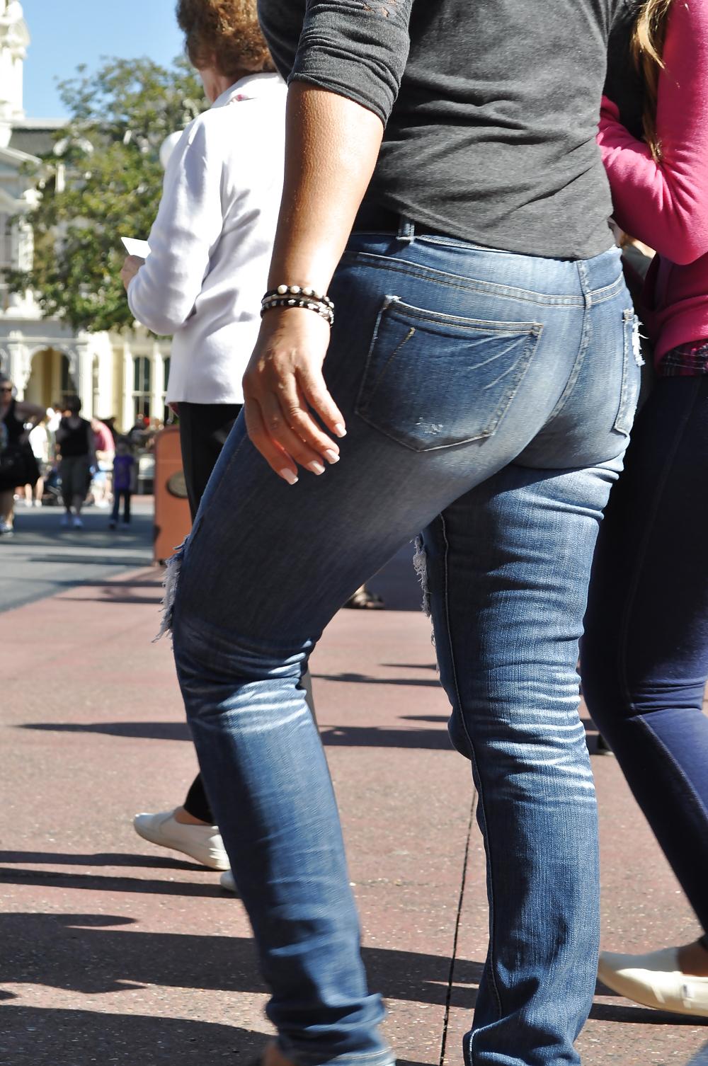 17P Creeping at Disney - Three Asses