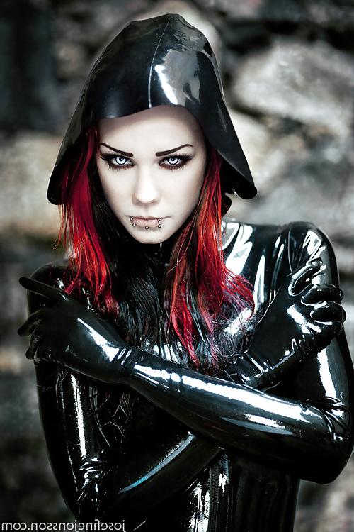 25P Gothic VI