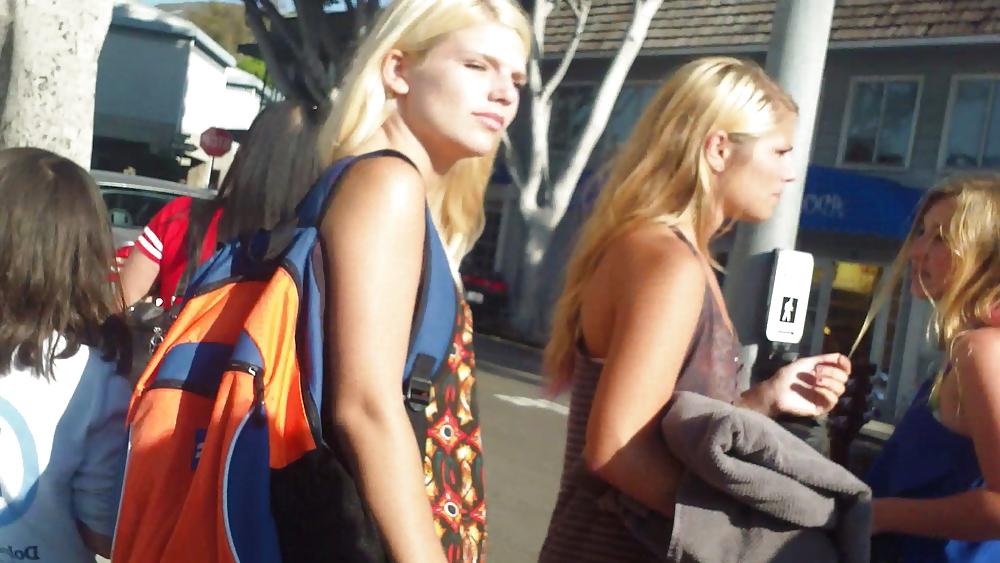 25P Some nice butts and ass on the street in tight jeans 