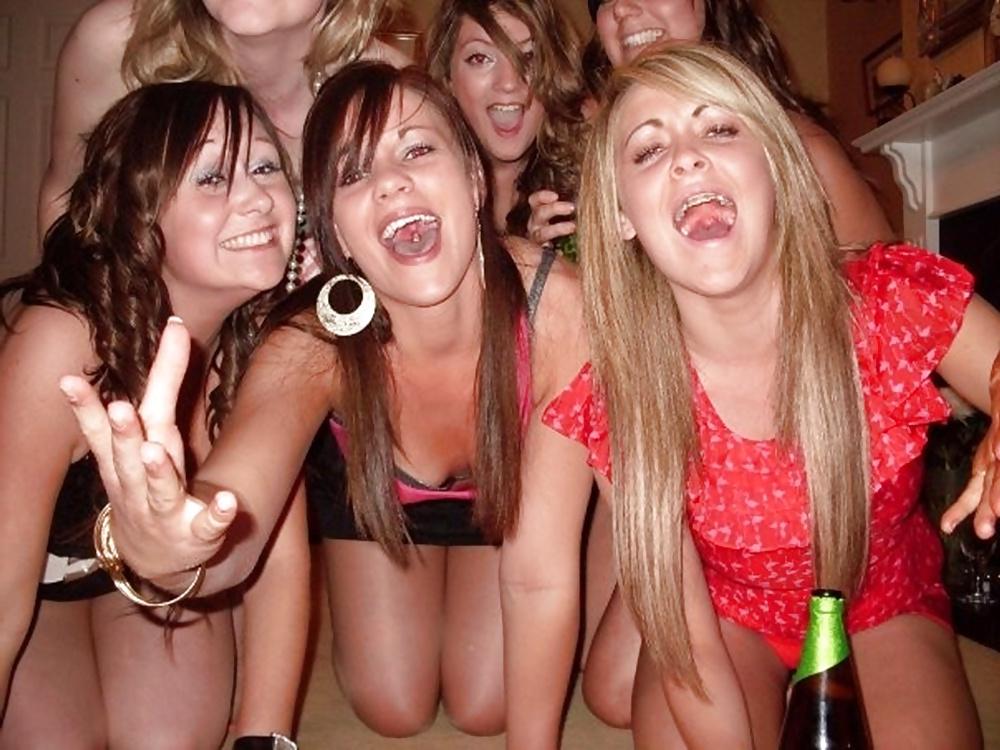 25P Party Girls Erotica By 7 twistedworlds