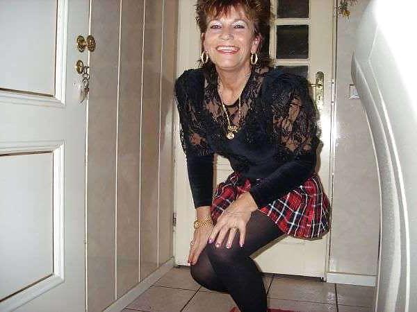 14P Dutch older slut