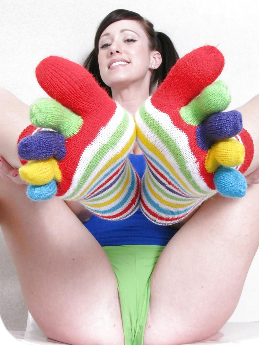 20P Girls in Long Socks, Socks 3