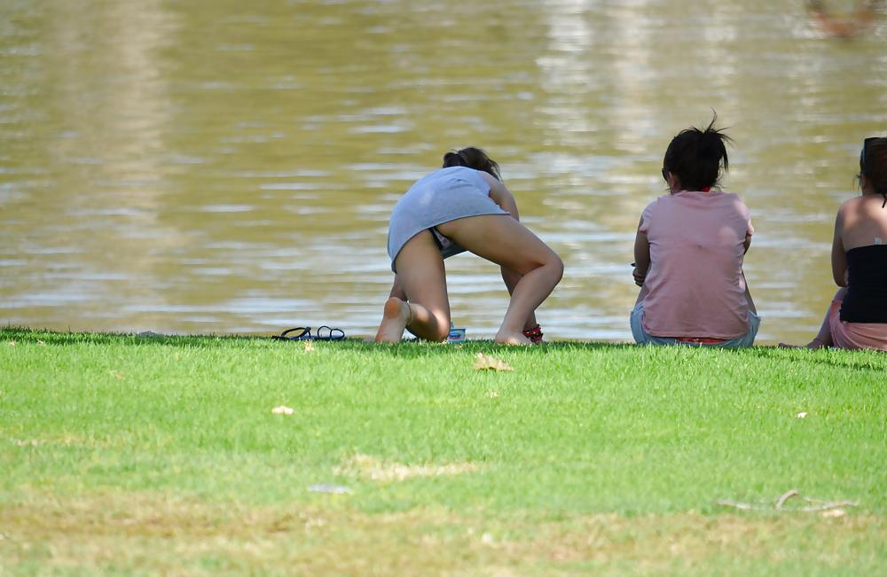 14P Mostrando la tanguita en el parque