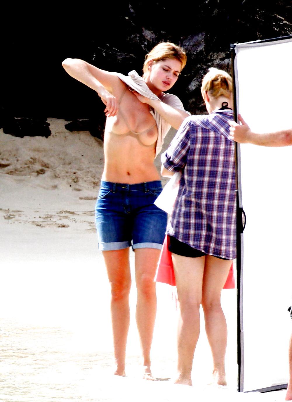 8P Dutch Doutzen Kroes Topless