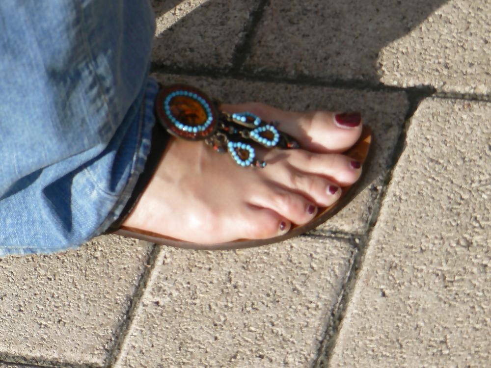 15P Spy feet