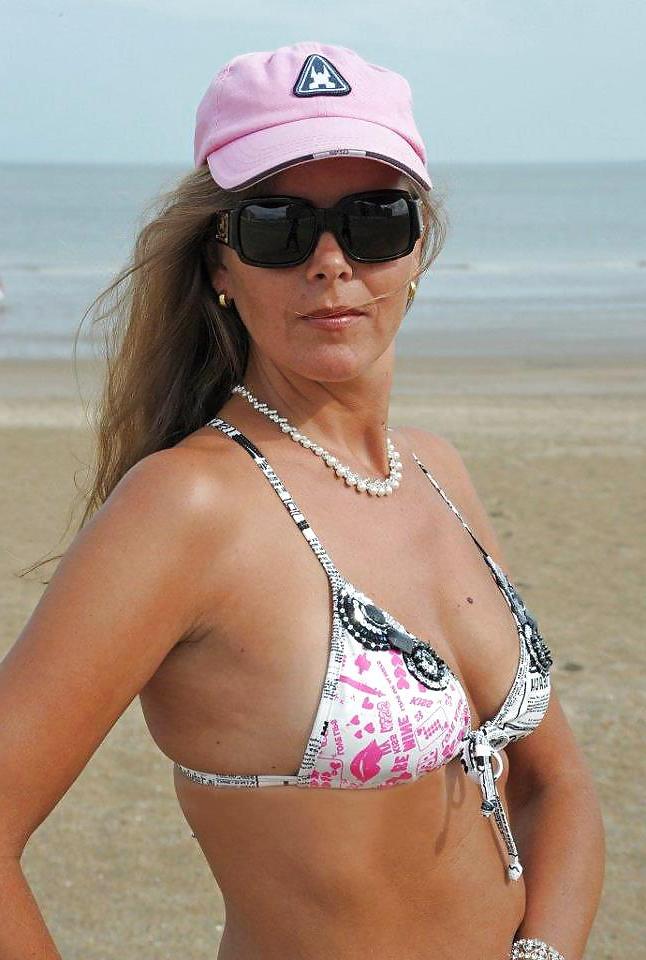 17P How would you fuck Dutch mom ?
