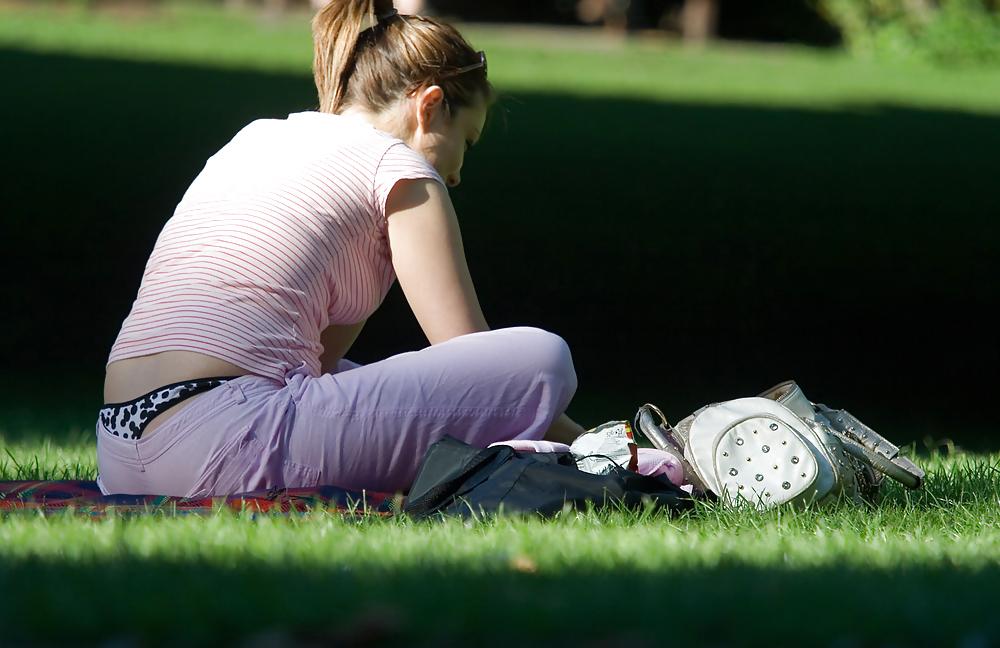 7P Una tanga en el parque